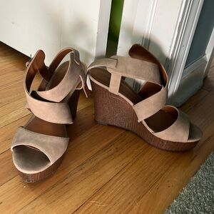 Women’s Size 8 Wedges Indigo Rd.